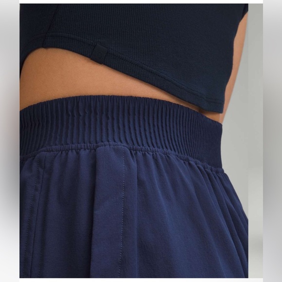 NWT Lululemon Stretch Woven Relaxed-Fit High-Rise Short 4"/ 
Night Sea - Picture 4 of 5